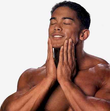 pores on face. rg-men-face-2.jpg (35999 bytes